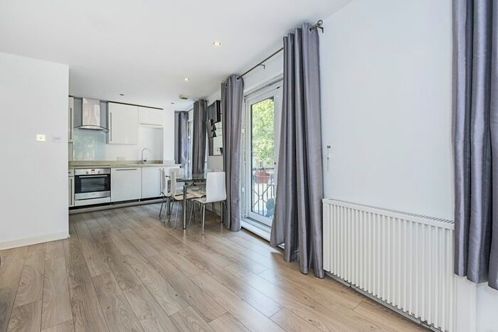 2 Bedroom Flat To Rent In Fountain Court, Lafone Street, SE1