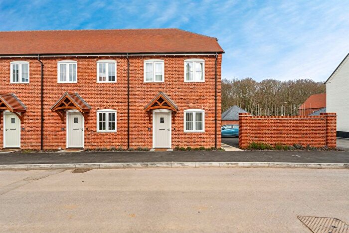 2 Bedroom End Of Terrace House For Sale In Keyes Street, North Baddesley, Southampton, SO52
