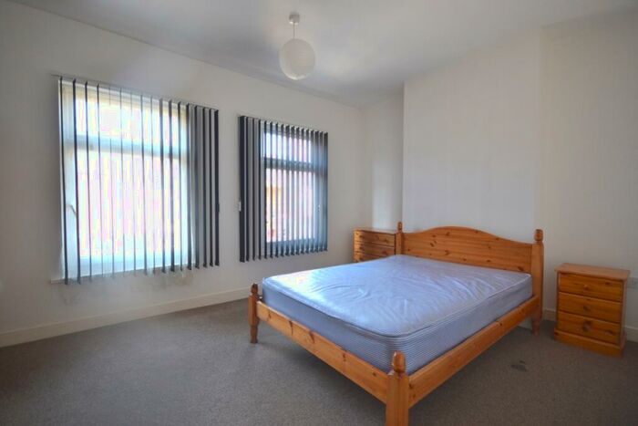 4 Bedroom House To Rent In Whitworth Road, Abington, Northampton, NN1