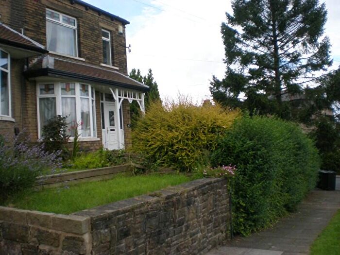 3 Bedroom Semi Detached House To Rent In Holly Park Drive, Horton Bank Top, BD7