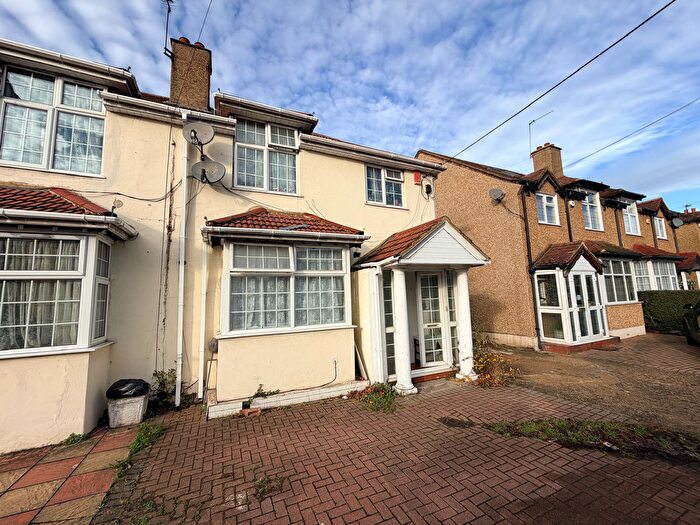 6 Bedroom Property For Sale In High Street, Cranford, Hounslow, Greater London, TW5