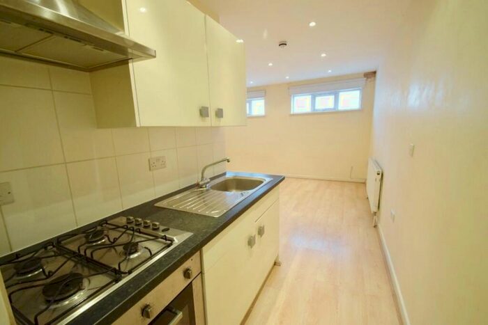Flat To Rent In Finchley Road, Temple Fortune, NW11