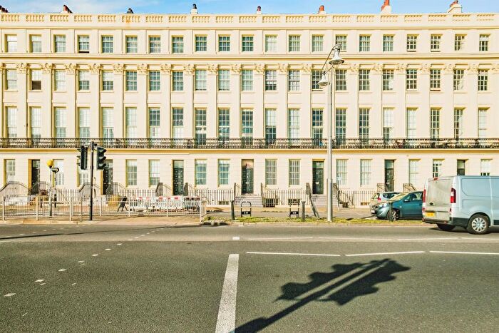2 Bedroom Apartment For Sale In Brunswick Terrace, Hove, BN3