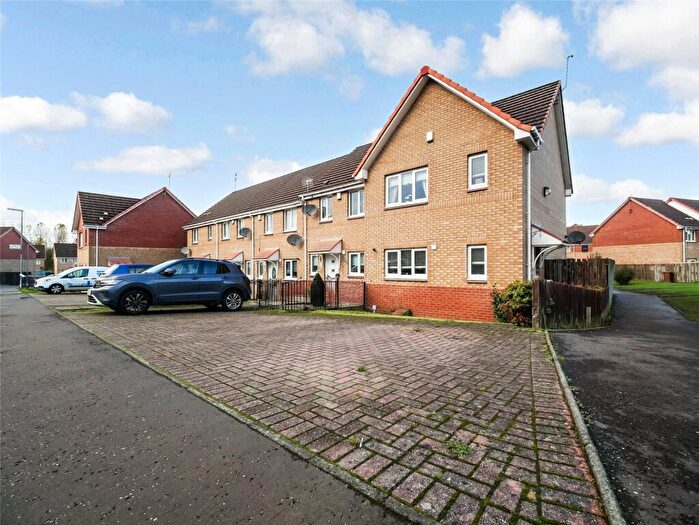 3 Bedroom End Of Terrace House For Sale In Strachur Crescent, Glasgow, G22