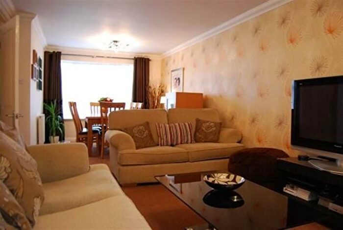 2 Bedroom Flat To Rent In Chorleywood, Rickmansworth, WD3