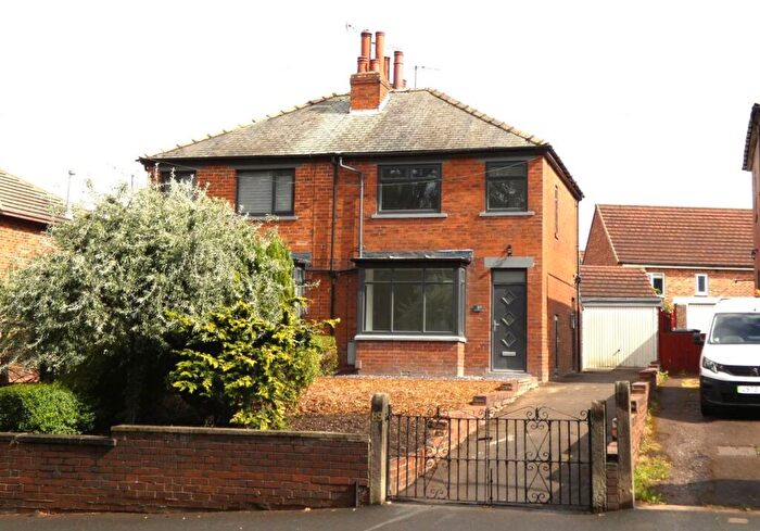 3 Bedroom Semi Detached House To Rent In Whitehall Road, Drighlington, BD11