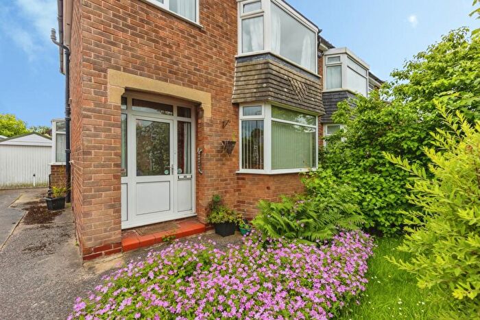 3 Bedroom Semi-Detached House For Sale In Fulmar Drive, Sale, Greater Manchester, M33