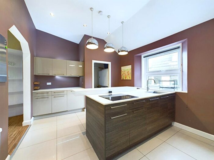 3 Bedroom Apartment To Rent In Merchiston Mews, Polwarth, Edinburgh, EH10