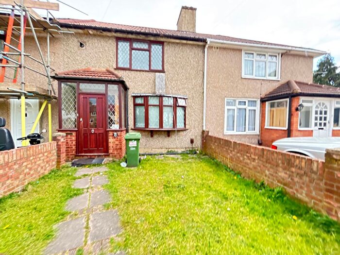 3 Bedroom Terraced House To Rent In Alibon Gardens, Dagenham, RM10