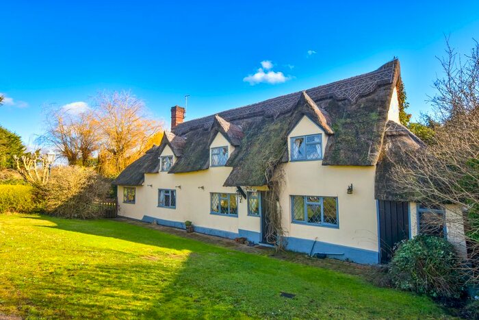3 Bedroom Cottage For Sale In The Broadway, Dunmow, CM6