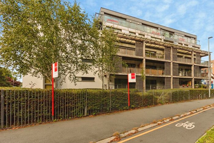 2 Bedroom Flat For Sale In Barlow Moor Road, Chorlton, Manchester, M21