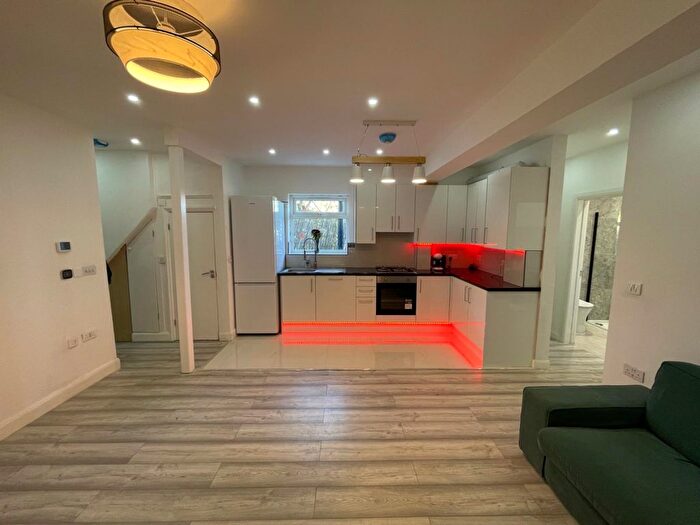 2 Bedroom Flat To Rent In St. Michaels Avenue, Wembley, HA9