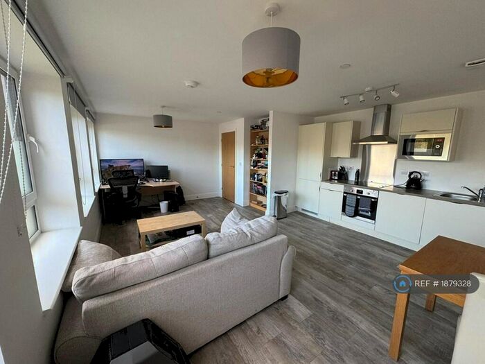 1 Bedroom Flat To Rent In Elfin Square, Edinburgh, EH11