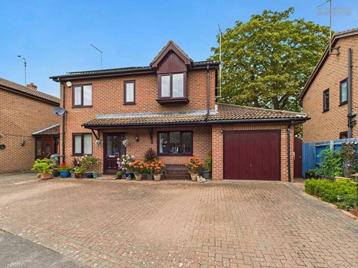 4 Bedroom Detached House For Sale In Riverside Mead, Peterborough, PE2