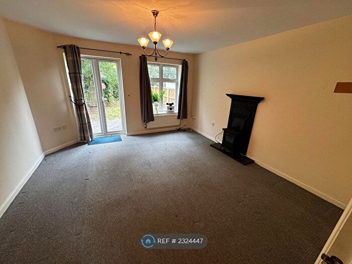 2 Bedroom Terraced House To Rent In Mclaren Fields, Leeds, LS13