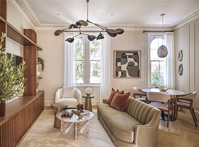 2 Bedroom Flat For Sale In Earls Court Gardens, London, SW5