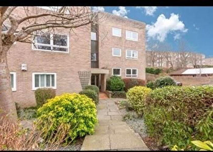 2 Bedroom Flat To Rent In Lindisfarne Close, Jesmond, Newcastle Upon Tyne, NE2