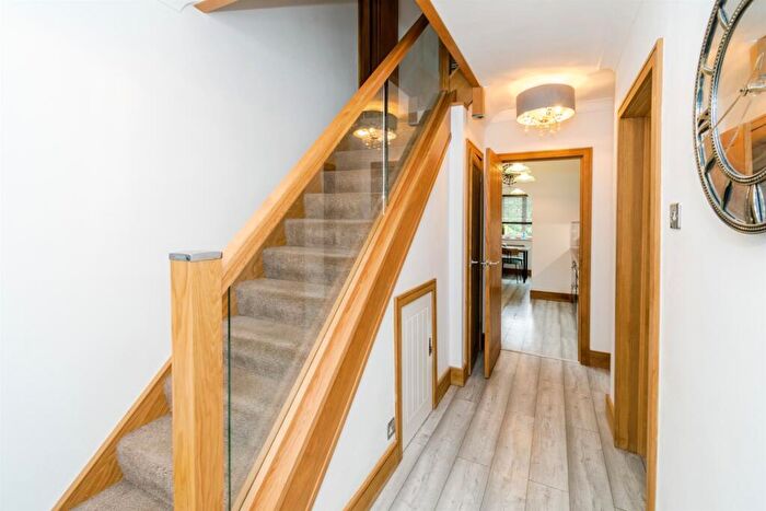 4 Bedroom Detached House For Sale In Bassett Dale, Southampton, SO16
