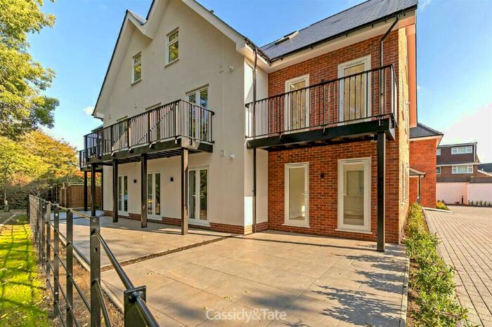 2 Bedroom Apartment To Rent In Provence House St Albans Hertfordshire, AL1