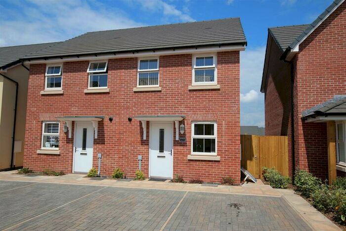 2 Bedroom House To Rent In Par Drive, Tiverton, EX16