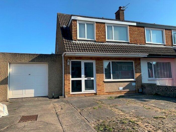 Houses to rent in Kenfig Hill, CF33, Bridgend