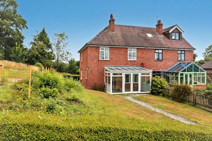 3 Bedroom Semi-Detached House For Sale In Midlington Road, Droxford, SO32