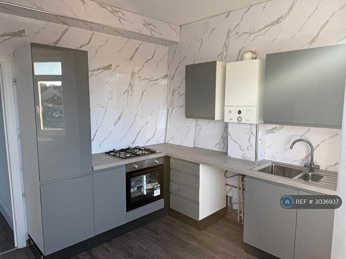 3 Bedroom Flat To Rent In London Road, Leigh-On-Sea, SS9