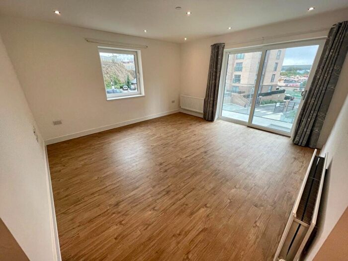 2 Bedroom Flat To Rent In Stirling Drive, Luton, LU2