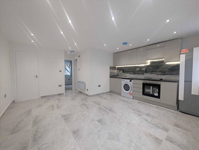 1 Bedroom Flat To Rent In Burrell Close, Edgware, HA8