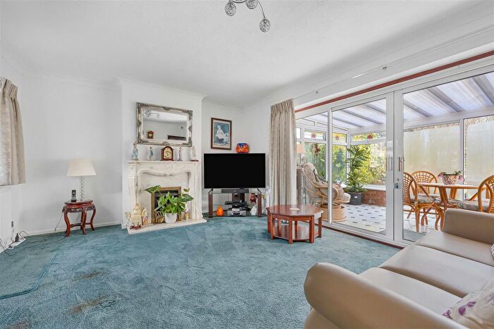 2 Bedroom Bungalow For Sale In Haldane Road, Caversham, Reading, RG4
