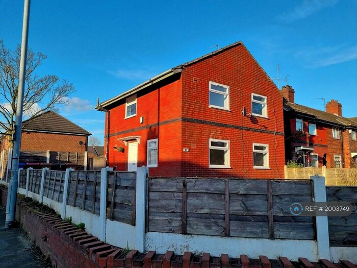 3 Bedroom Semi-Detached House To Rent In New Cross Street, Salford, M5
