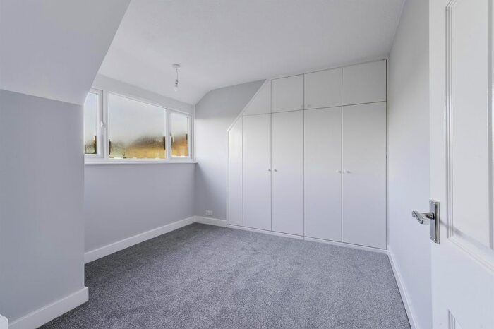 3 Bedroom Flat To Rent In Balcombe Road, Horley, RH6
