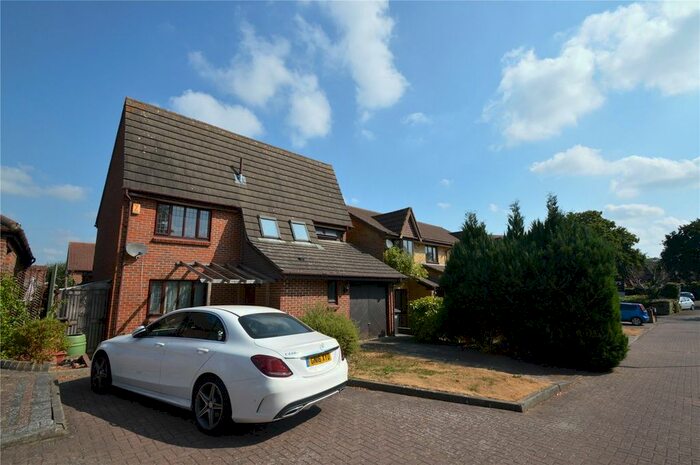 4 Bedroom Detached House To Rent In Mistletoe Close, Croydon CR0