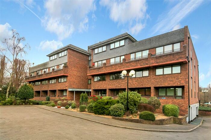 2 Bedroom Flat To Rent In Ferry Road, Teddington, TW11