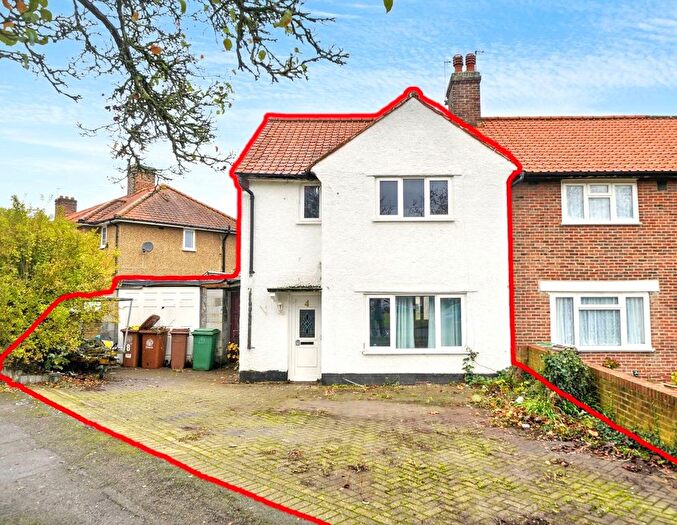 3 Bedroom End Terrace House For Sale In Dingwall Road, Carshalton, SM5