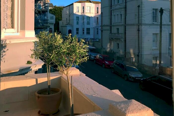 2 Bedroom Flat To Rent In Warrior Gardens, St. Leonards-On-Sea, TN37