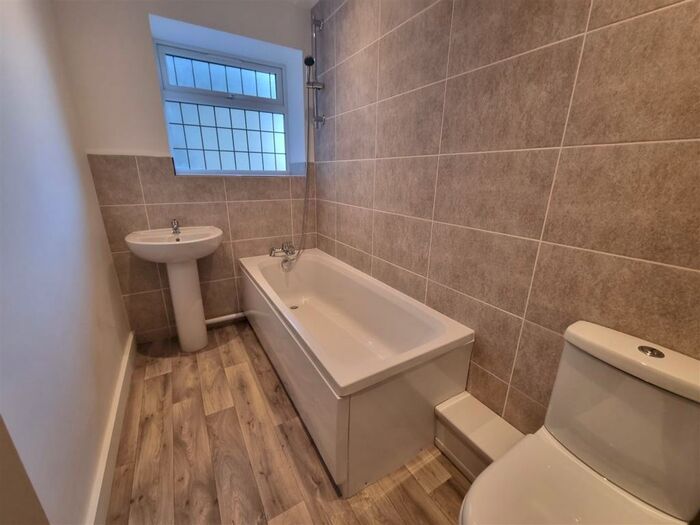 Studio To Rent In St George's Lodge, Stamford Street, Stalybridge, SK15