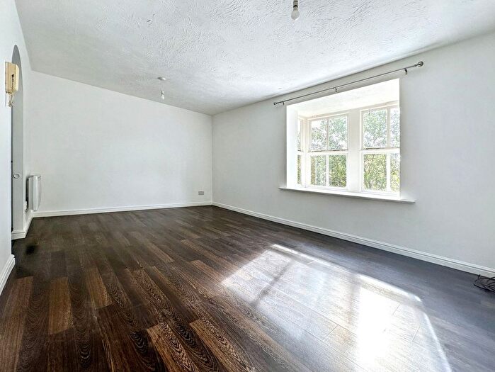 2 Bedroom Flat To Rent In Osbourne Road, Dartford, DA2