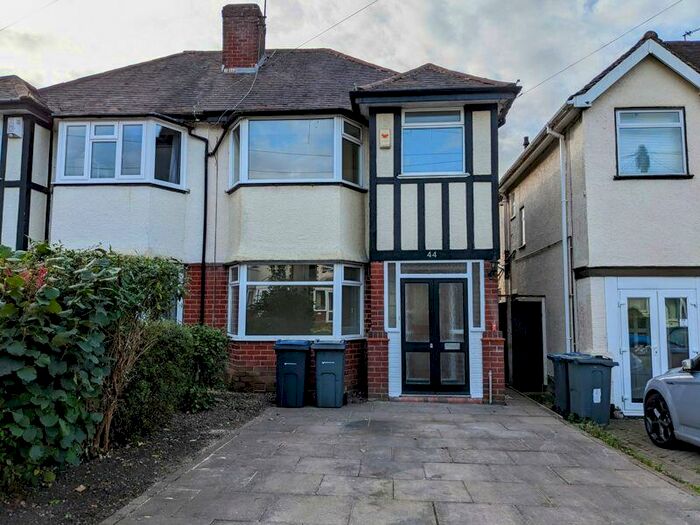 3 Bedroom Semi-Detached House To Rent In Strathdene Road, Selly Oak, Birmingham, B29