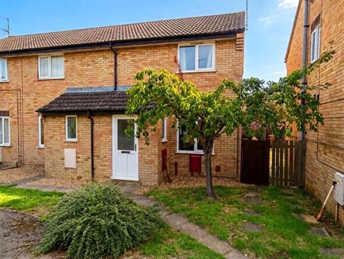2 Bedroom End Of Terrace House For Sale In Swale Avenue: Gunthorpe, PE4