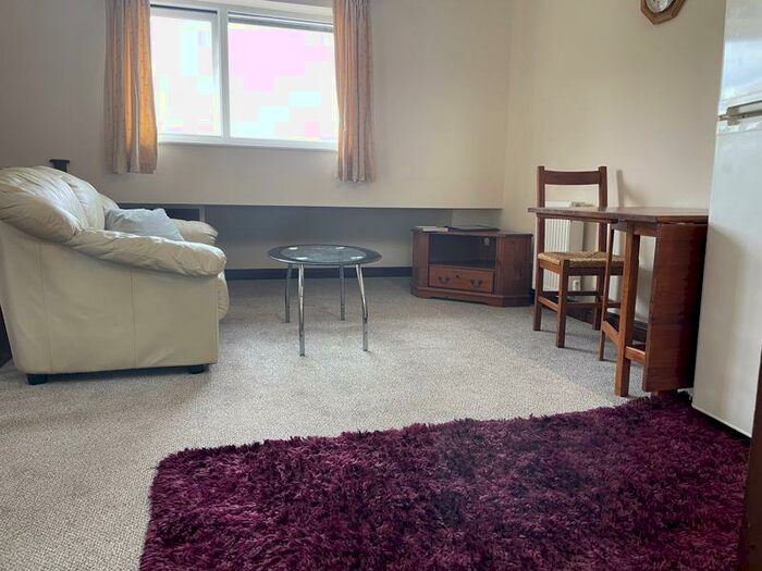 1 Bedroom Flat To Rent In Ranmoor, Gloucester, GL4