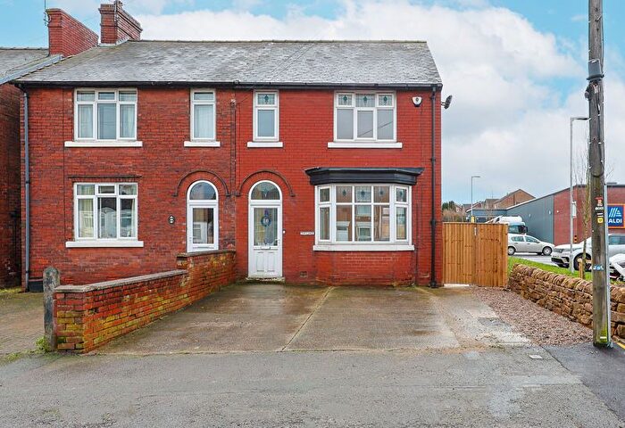 3 Bedroom Semi Detached House For Sale In Ringwood Road, Brimington, Chesterfield, S43