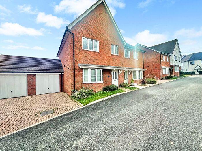 4 Bedroom Semi-Detached House To Rent In Briar Lane, Hoo, Rochester, Kent., ME3