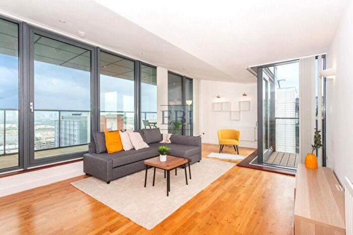 2 Bedroom Apartment To Rent In Proton Tower, Blackwall Way, London, E14