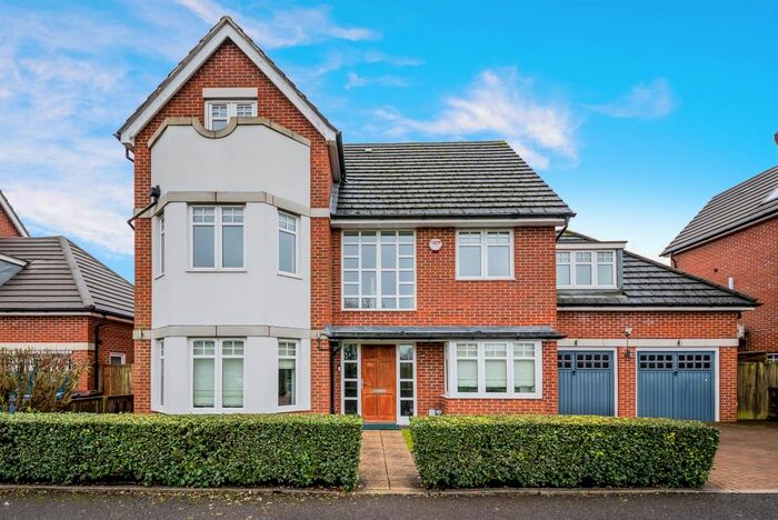 5 Bedroom Detached House To Rent In Padelford Lane, Stanmore, HA7