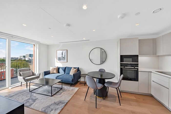 1 Bedroom Flat For Sale In Chiswick High Road, London, W4