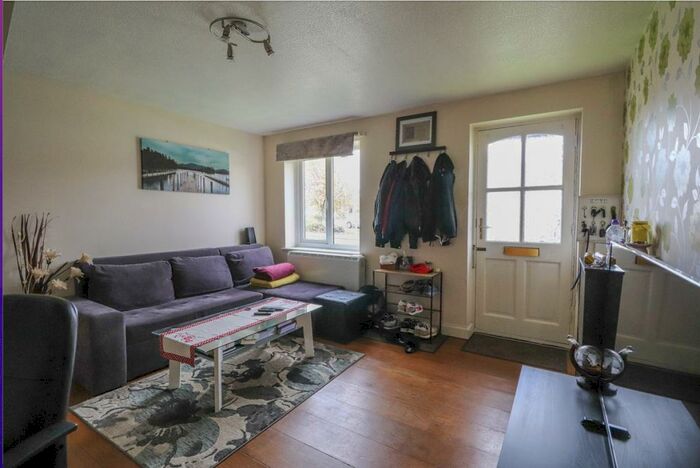 2 Bedroom End Of Terrace House To Rent In Haileybury Gardens, SO30