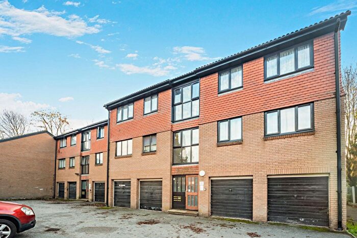 1 Bedroom Flat For Sale In York Close, London, E6