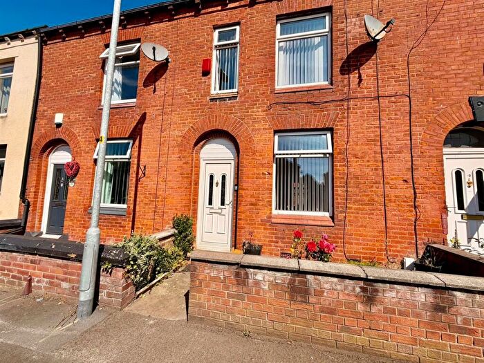 3 Bedroom Terraced House For Sale In Chestnut Street, Chadderton, Oldham, OL9