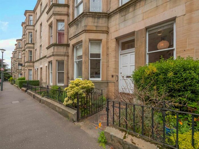 2 Bedroom Flat To Rent In Bruntsfield Gardens, Edinburgh, EH10
